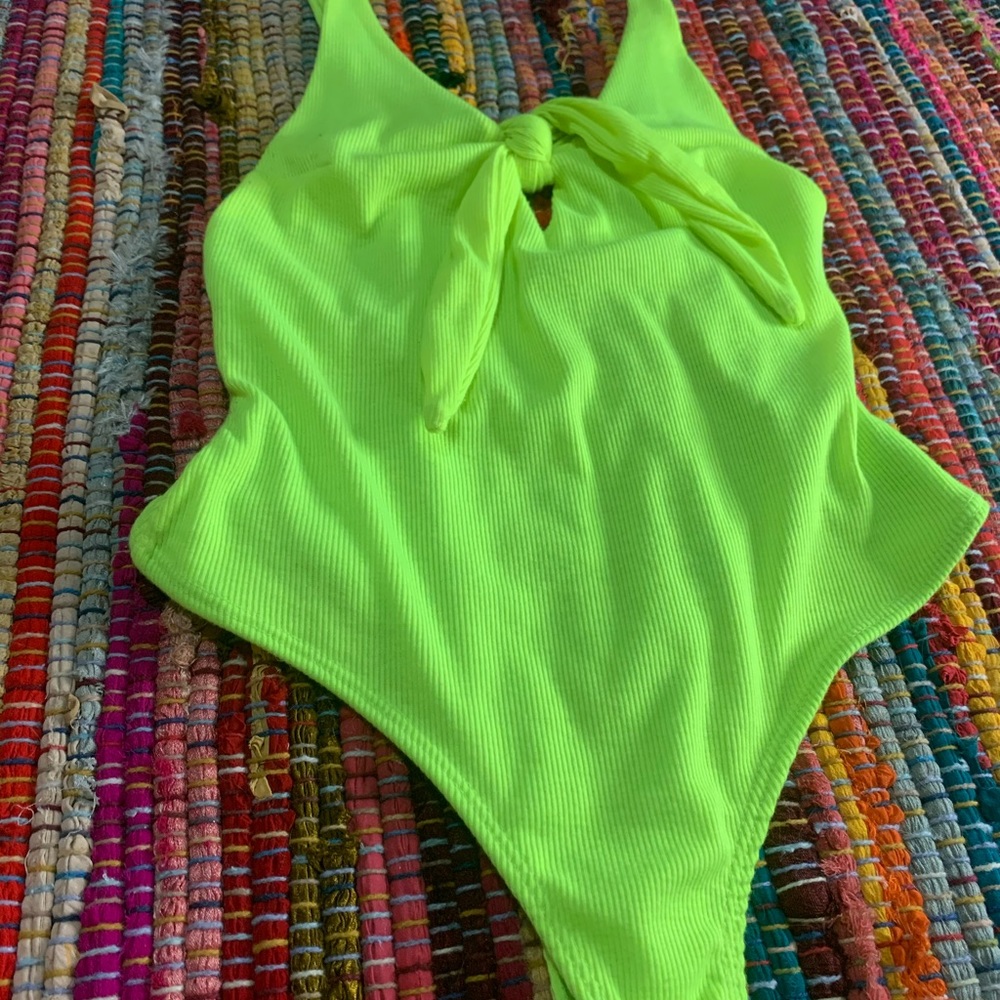 Neon bodysuit! - Picture 3 of 4